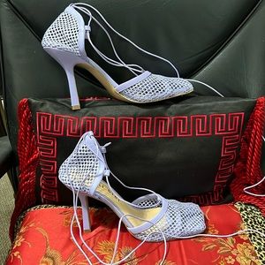 Lady lilac webbed heels by Gianni Bini 💜